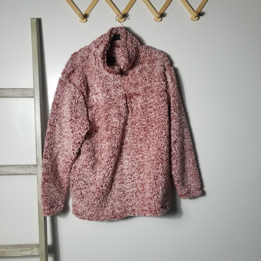 NWOT ZENANA OUTFITTERS WOMEN'S RED AND WHITE SHERPA PULL OVER SIZE 1X